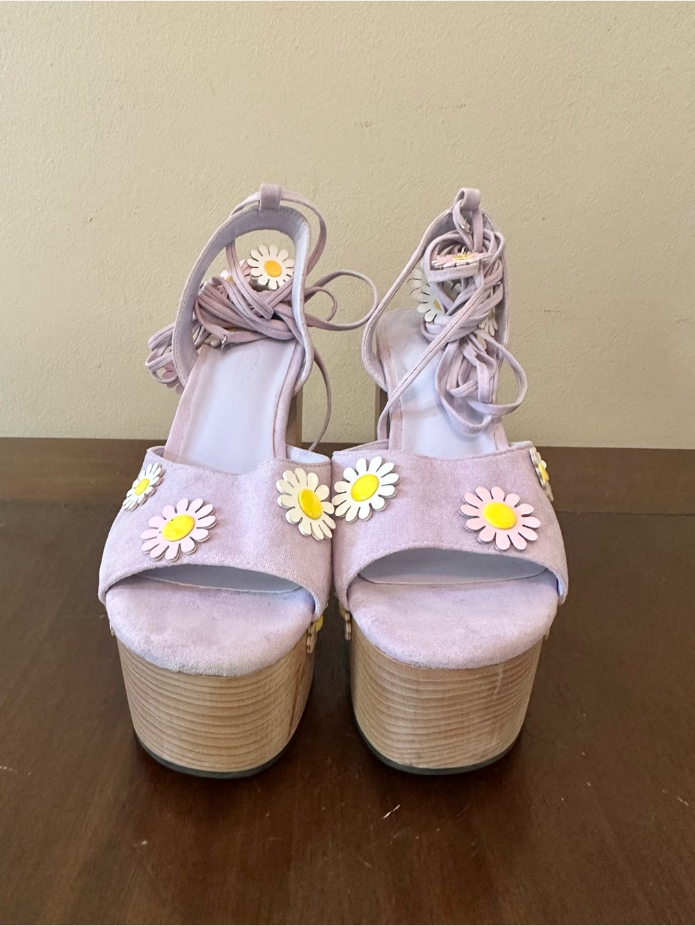Sugar Thrillz Lilac Lace Up Platform Sandals with Daisy Appliqués, Sz 9 - Picture 2 of 10